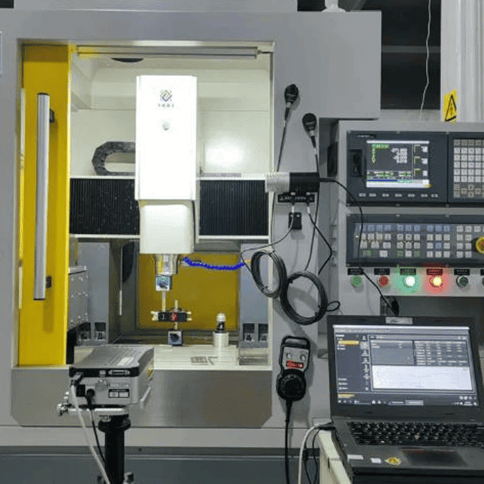 4 एक्सिस सीएनसी लकड़ी खराद मशीन